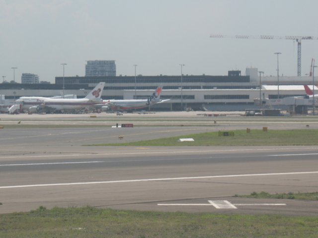 sydneyairport3.jpg